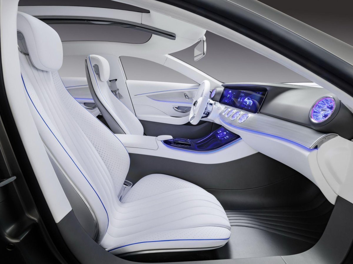 Mercedes-Benz Concept IAA