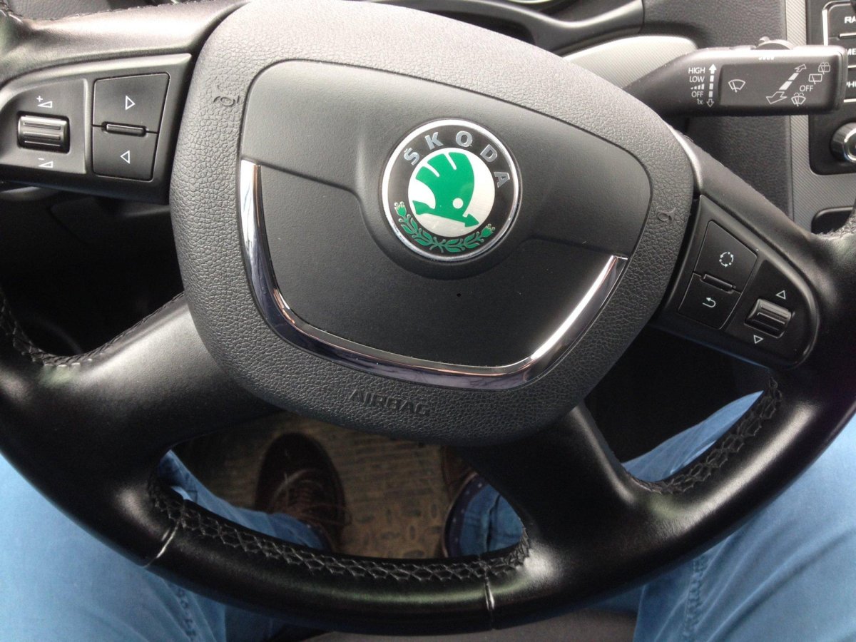 Руль Шкода а5