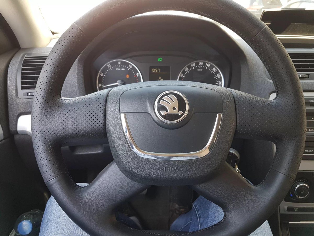 Руль Шкода Октавия а5 кожа