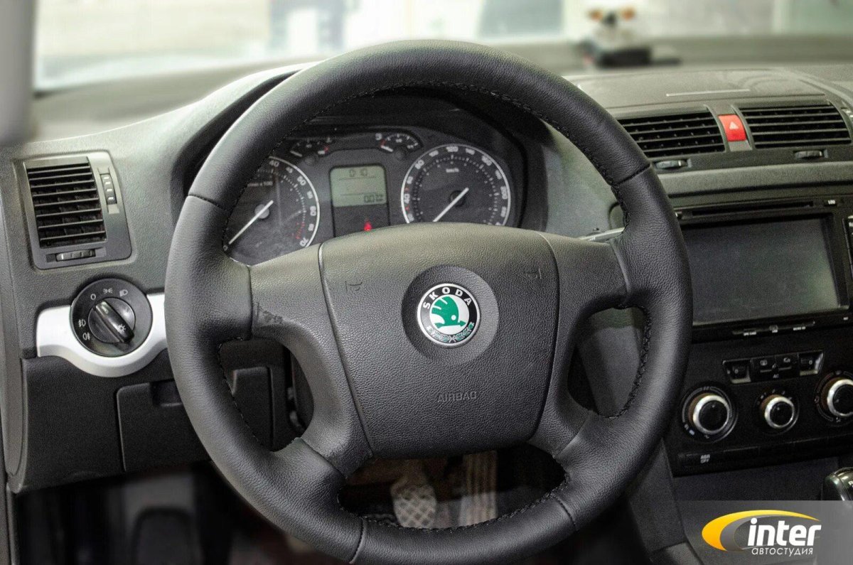 Оплетка на руль Шкода Октавия а5