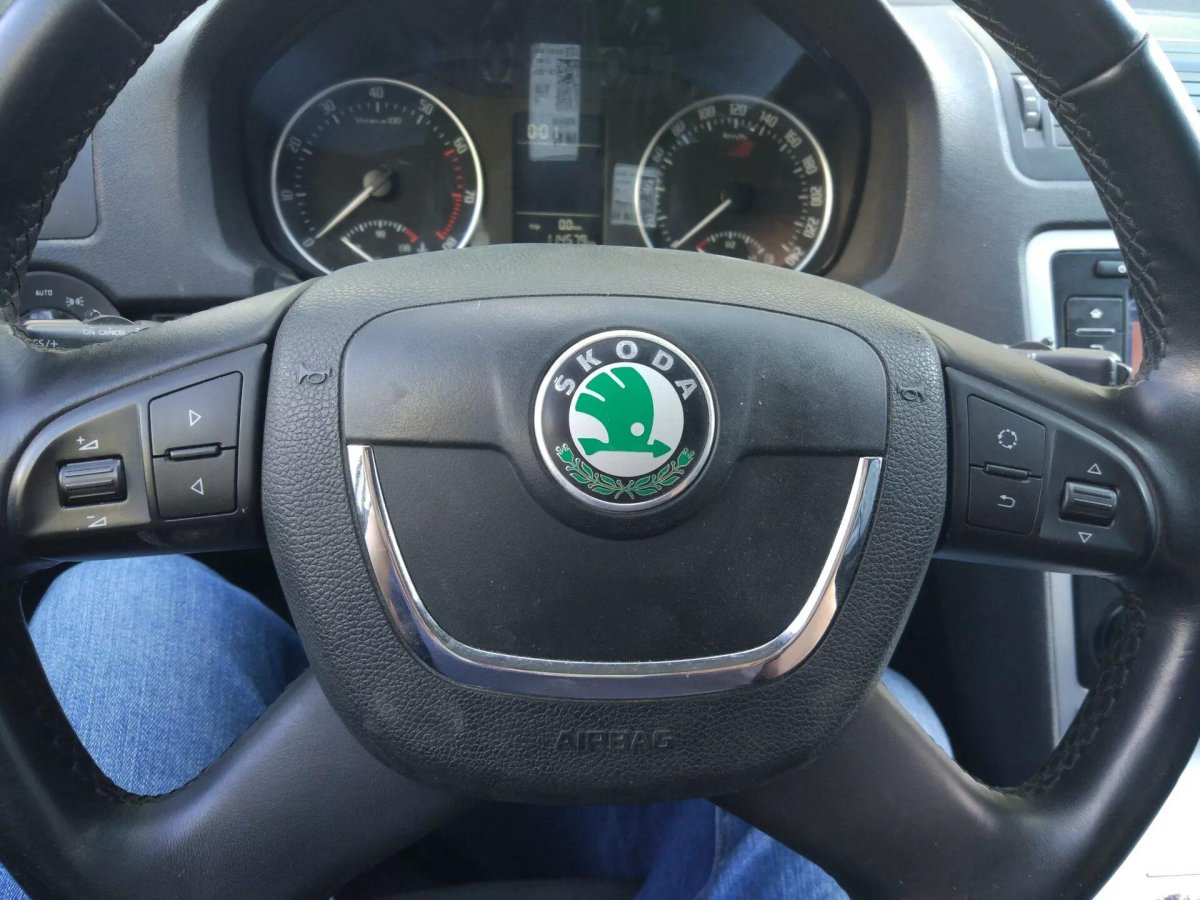 Руль Шкода Октавия а5 2011