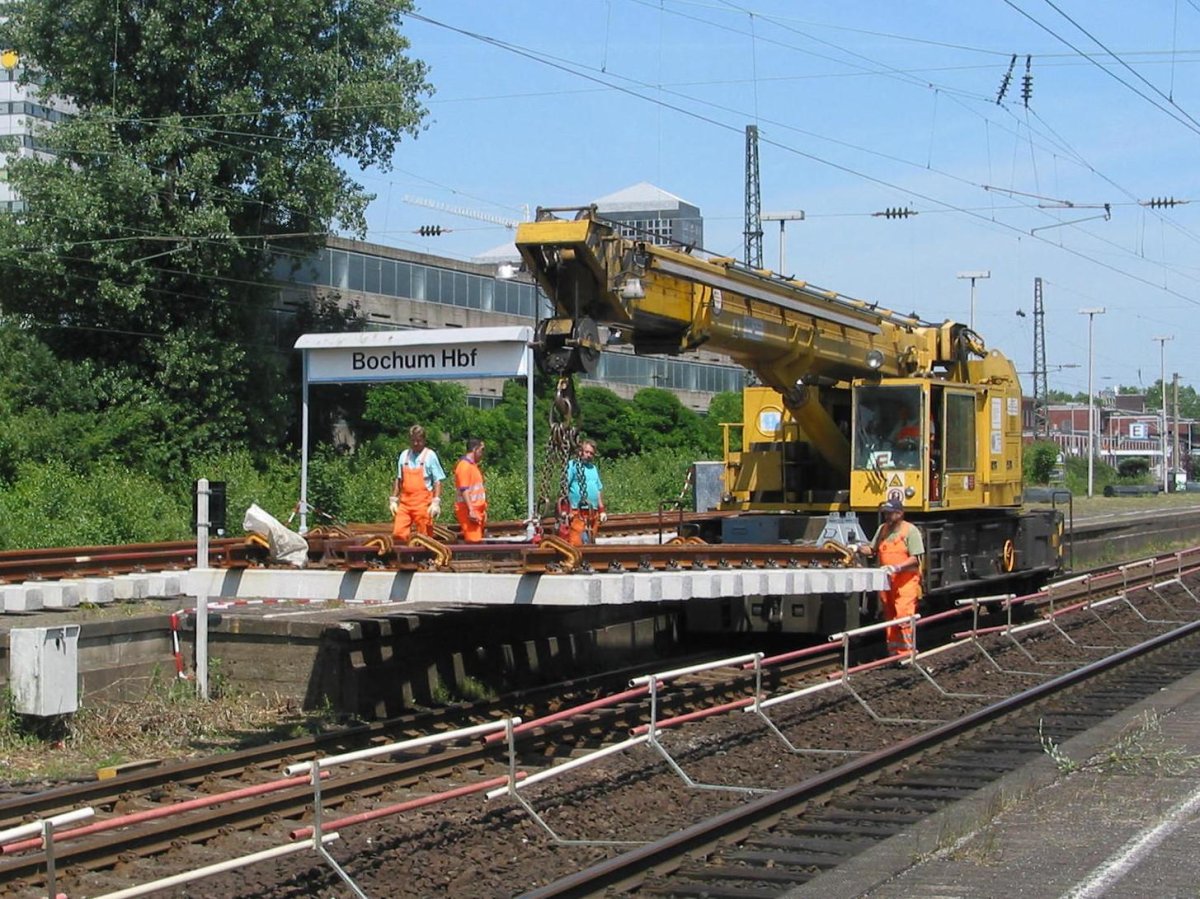 Кран рельсовый стреловой