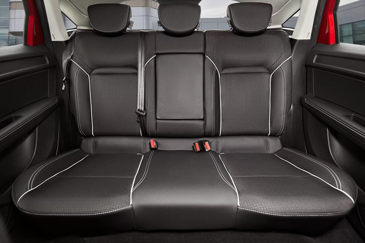 Renault Arkana салон сзади