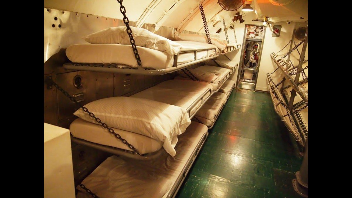 Подводная лодка Кубрик капитана