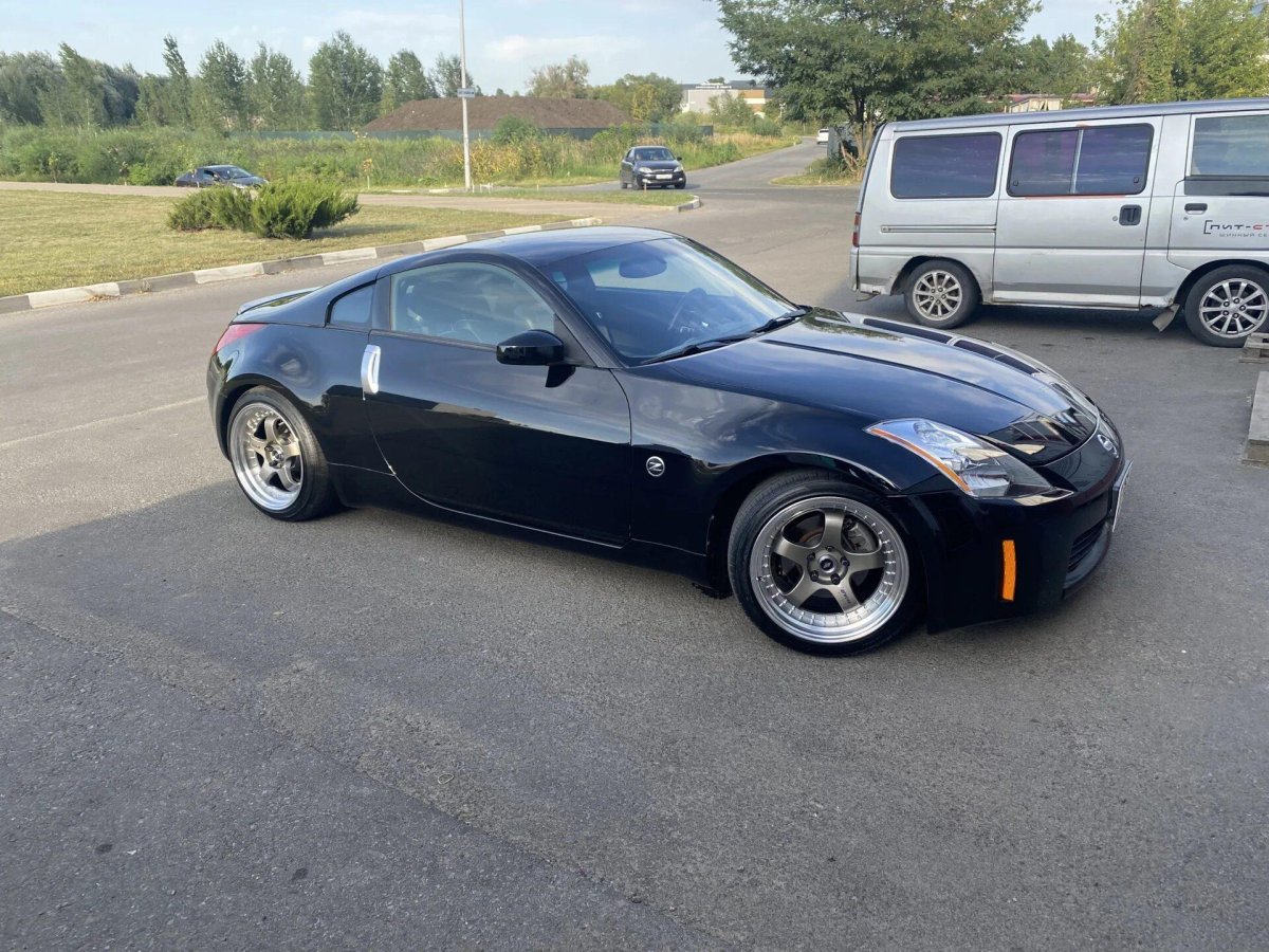 Ниссан 350 2005