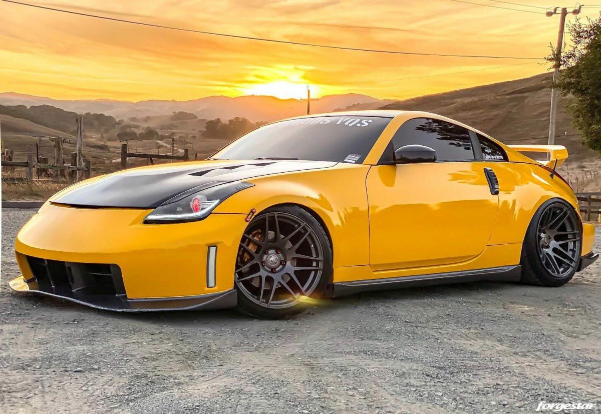 Ниссан 350z желтый