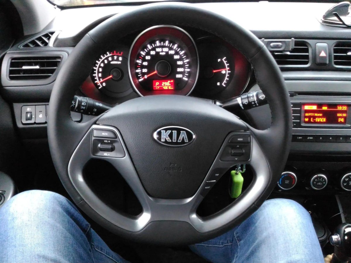 Kia Rio 2015 руль