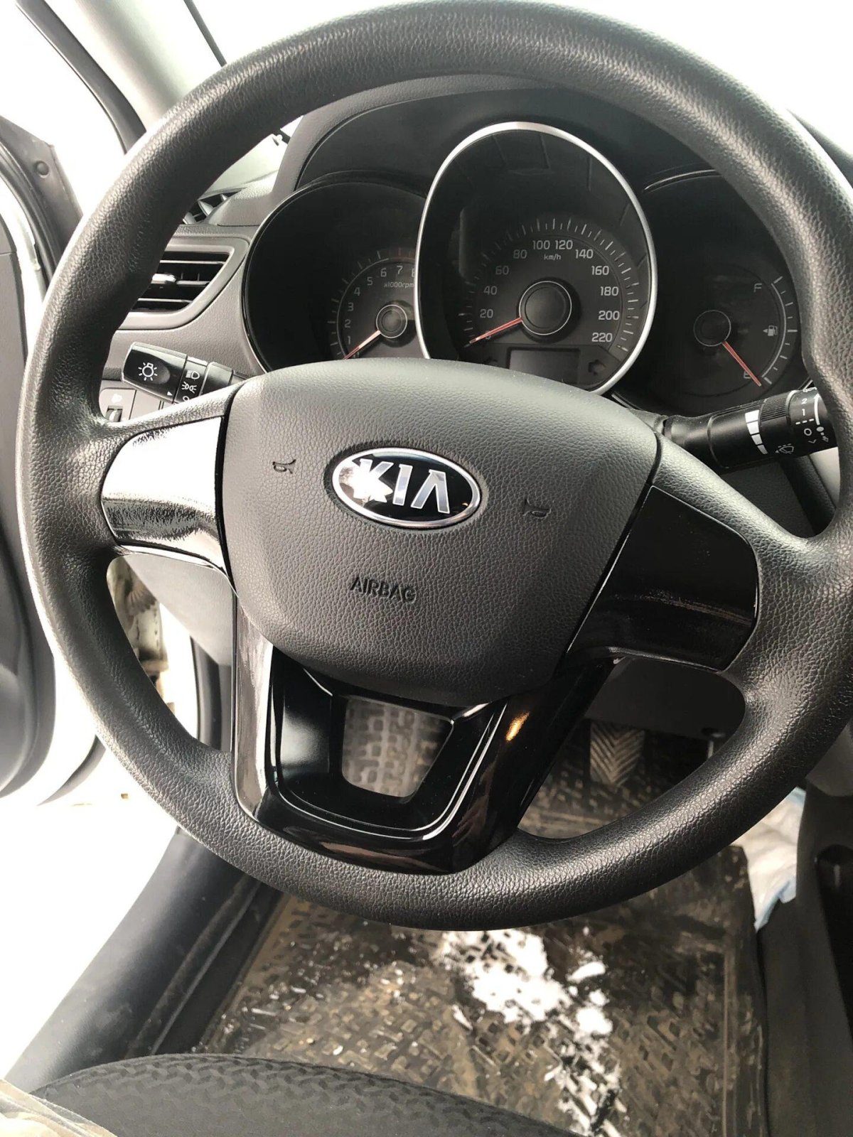 Руль от Киа Рио 4 черный глянец