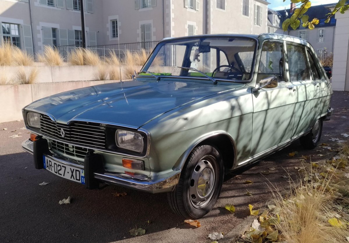 Рено 16 седан