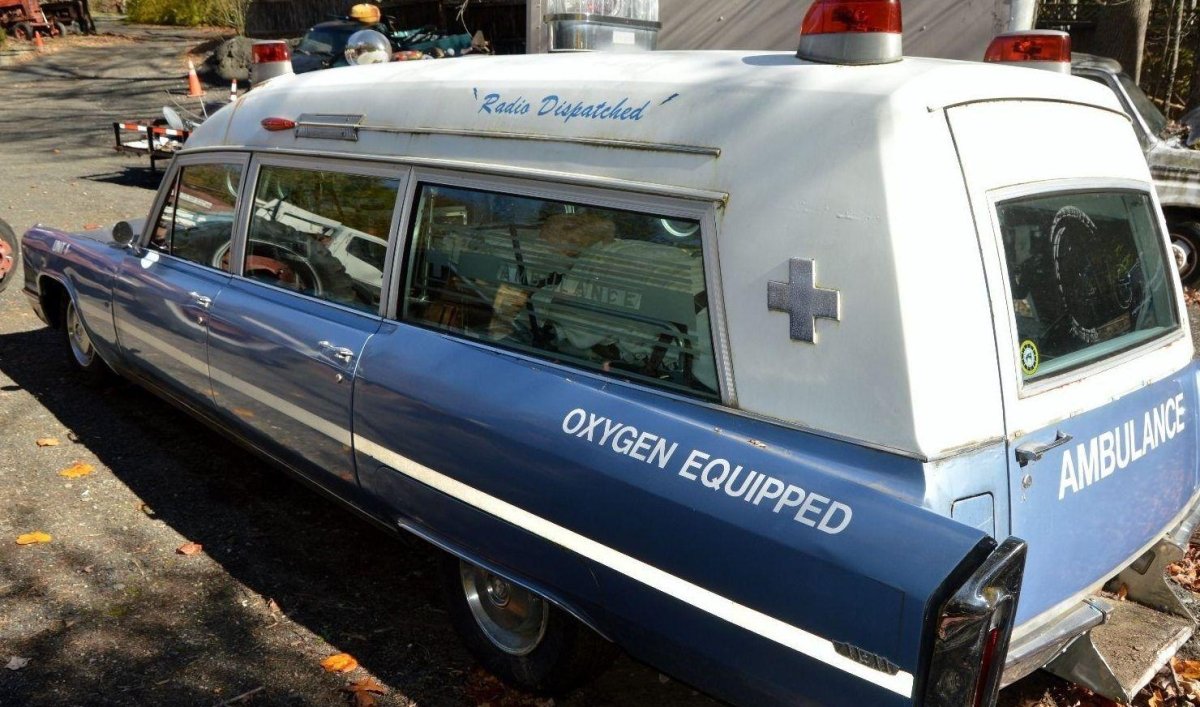 Cadillac Miller-Meteor Ambulance