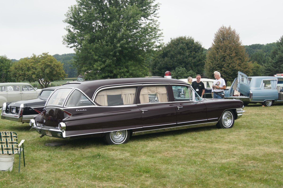 Кадиллак катафалк 1964