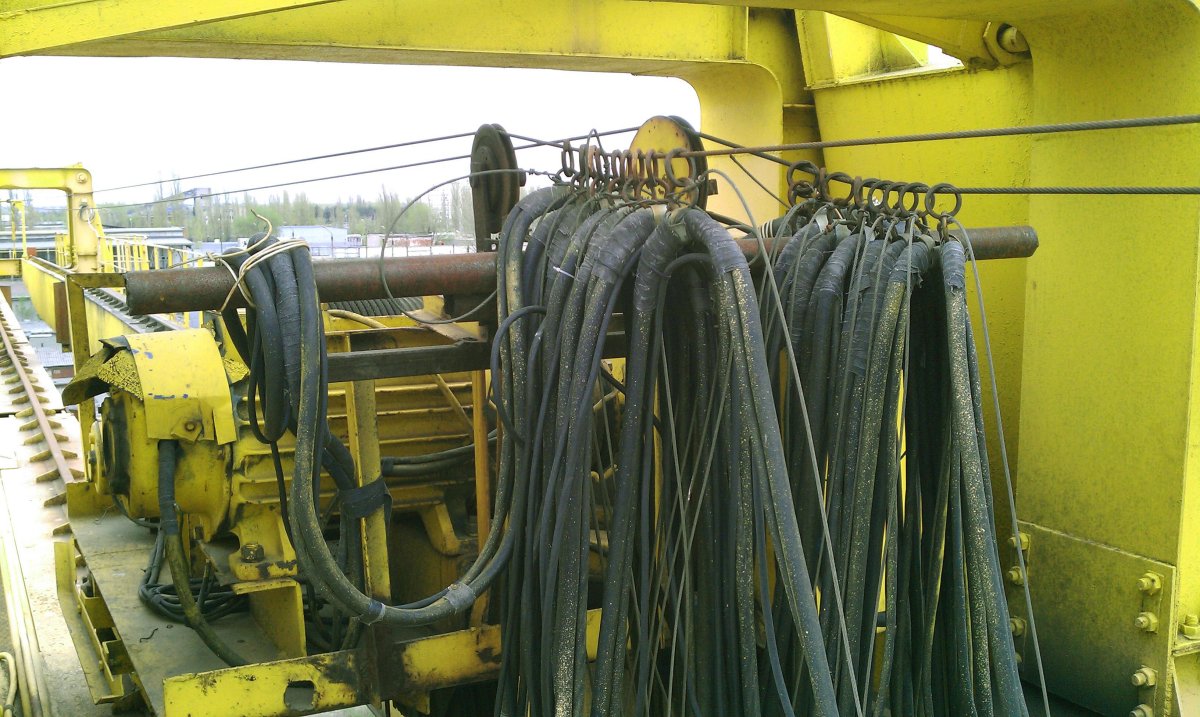 Мостовой кран гибкий токоподвод