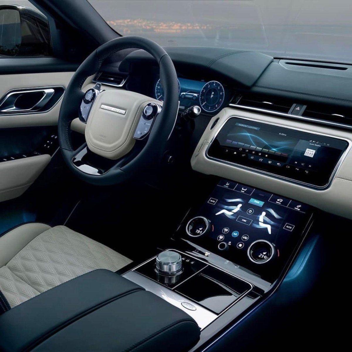 Range Rover Velar салон