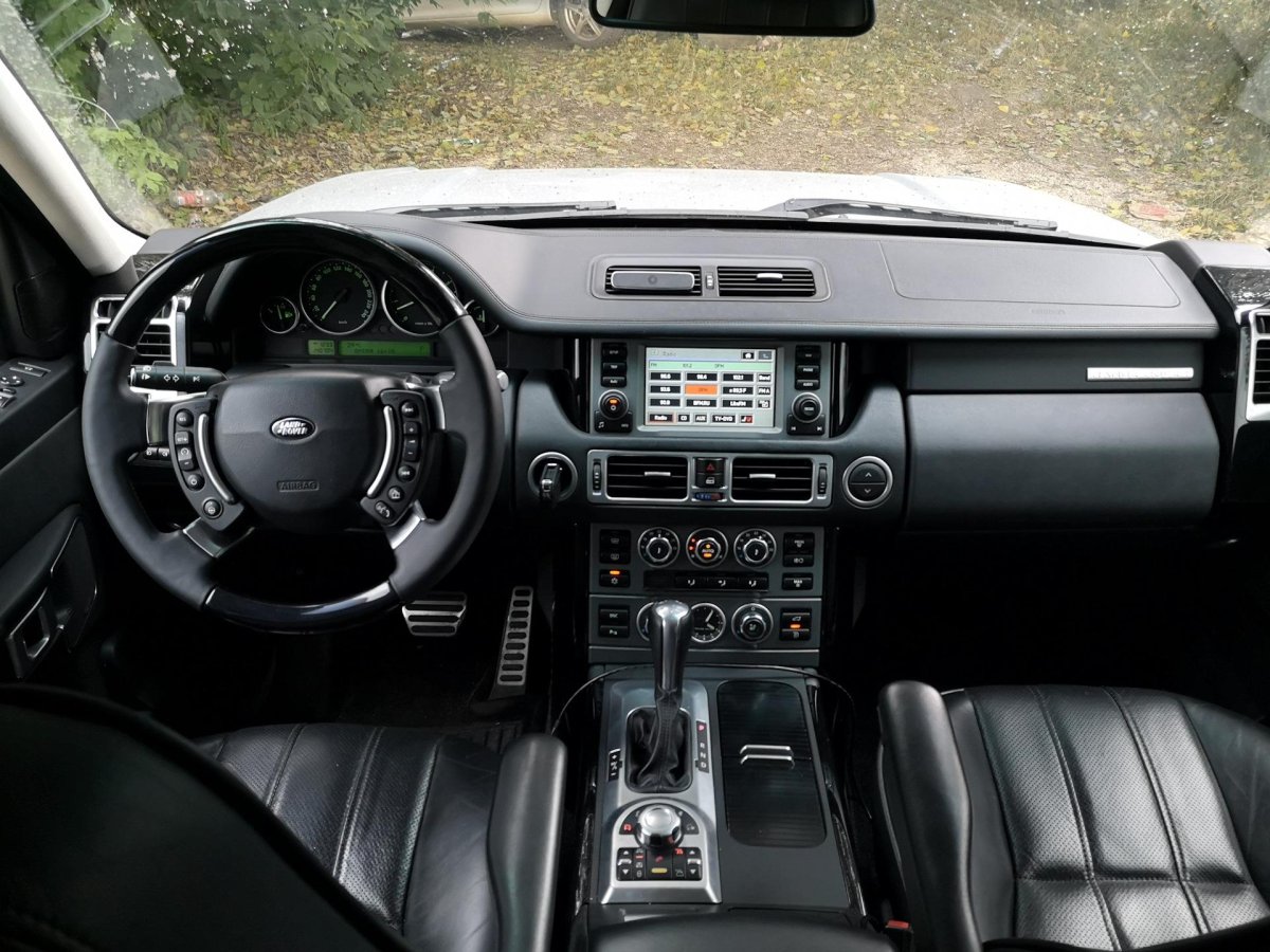 Ленд Ровер 2010 салон