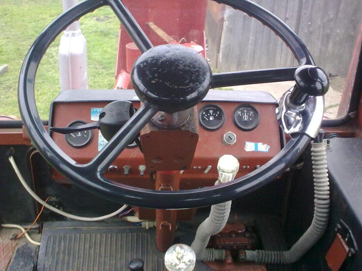 Приборная панель управления трактора т150