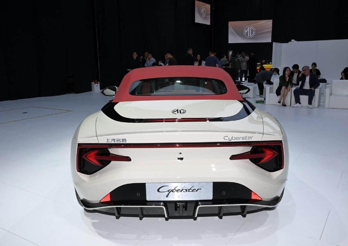 MG родстер 2024 Interior