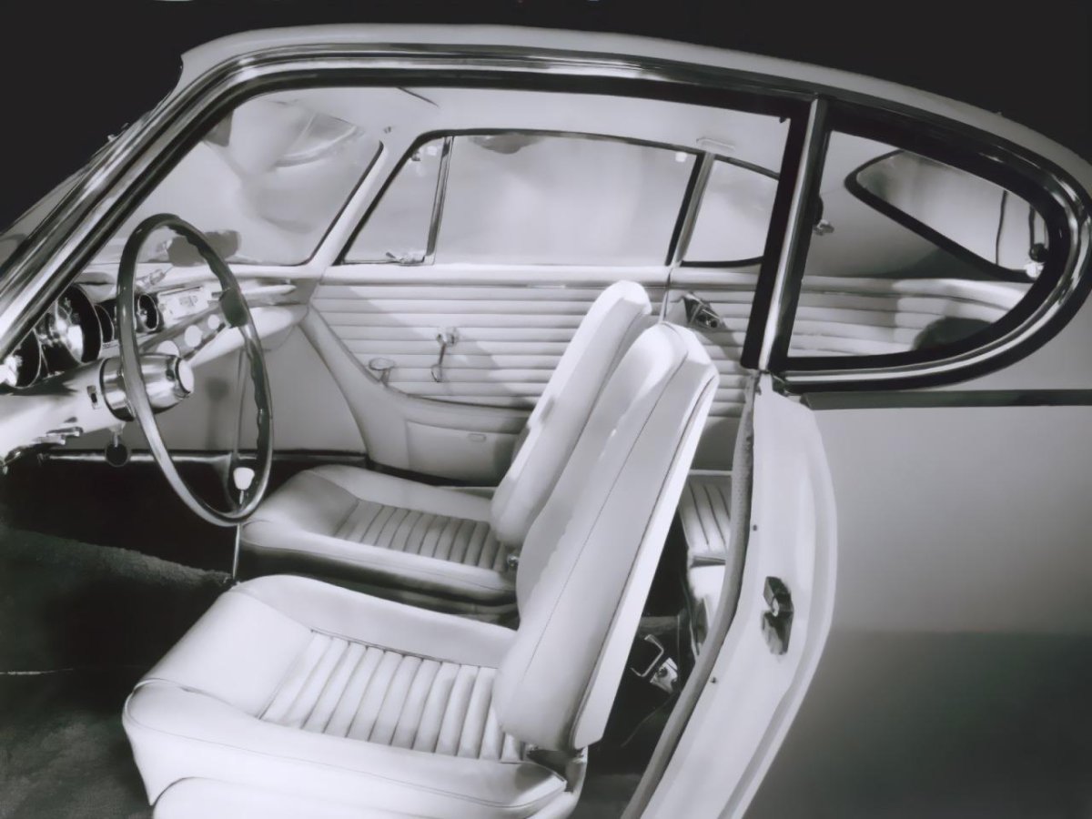 Volvo p1800 салон