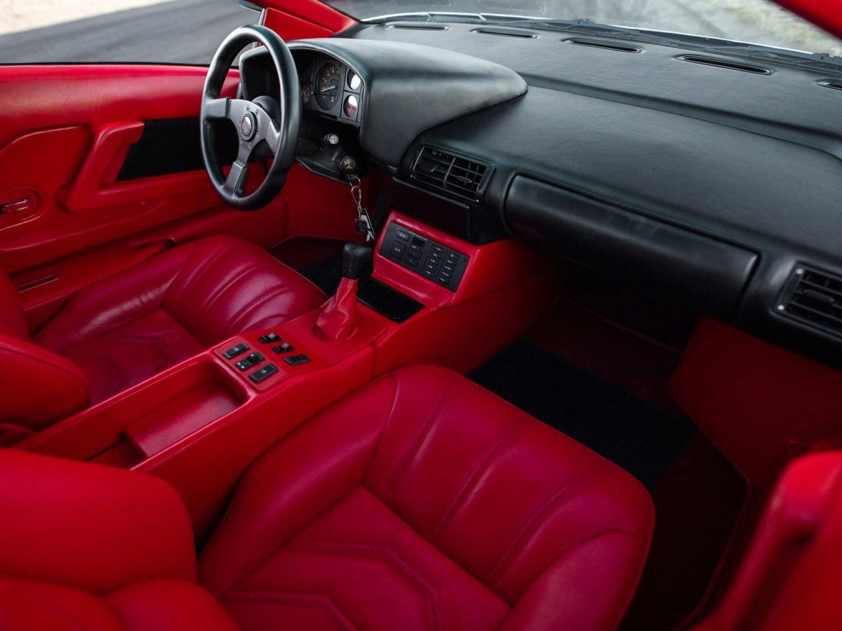 Cizeta Moroder v16t салон