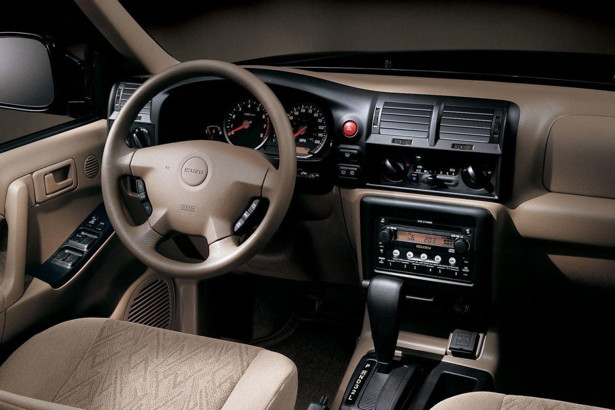 Isuzu Rodeo 2000 салон