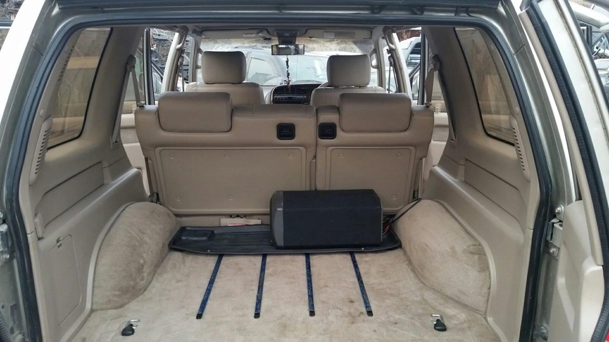 Isuzu Bighorn 2001 салон