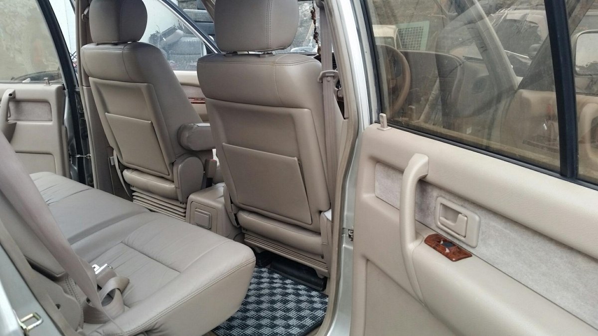 Исузу Бигхорн салон