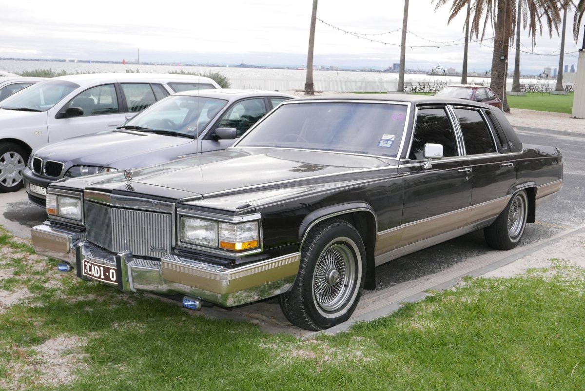 Cadillac Brougham 1991