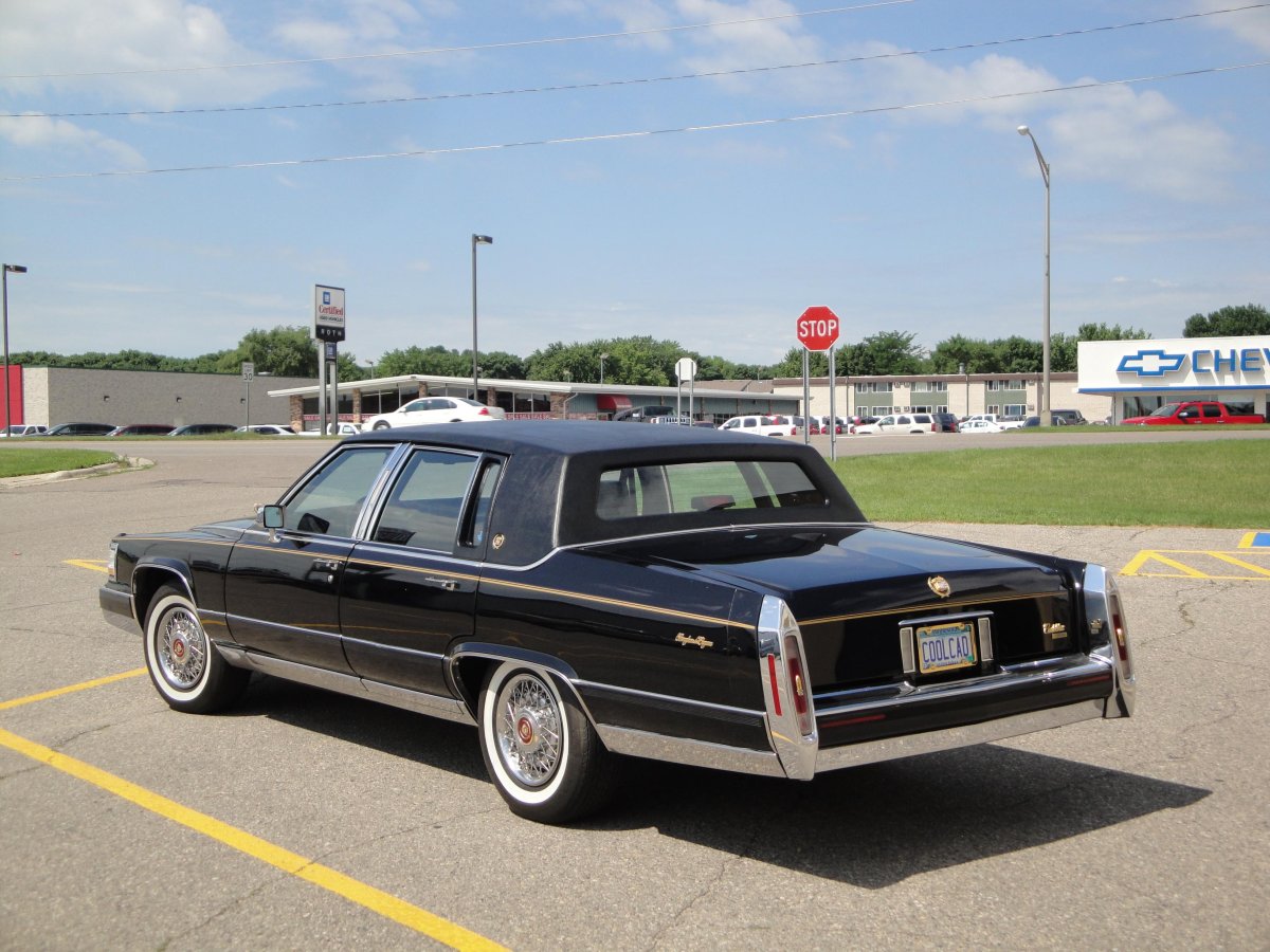 Cadillac Brougham 1990