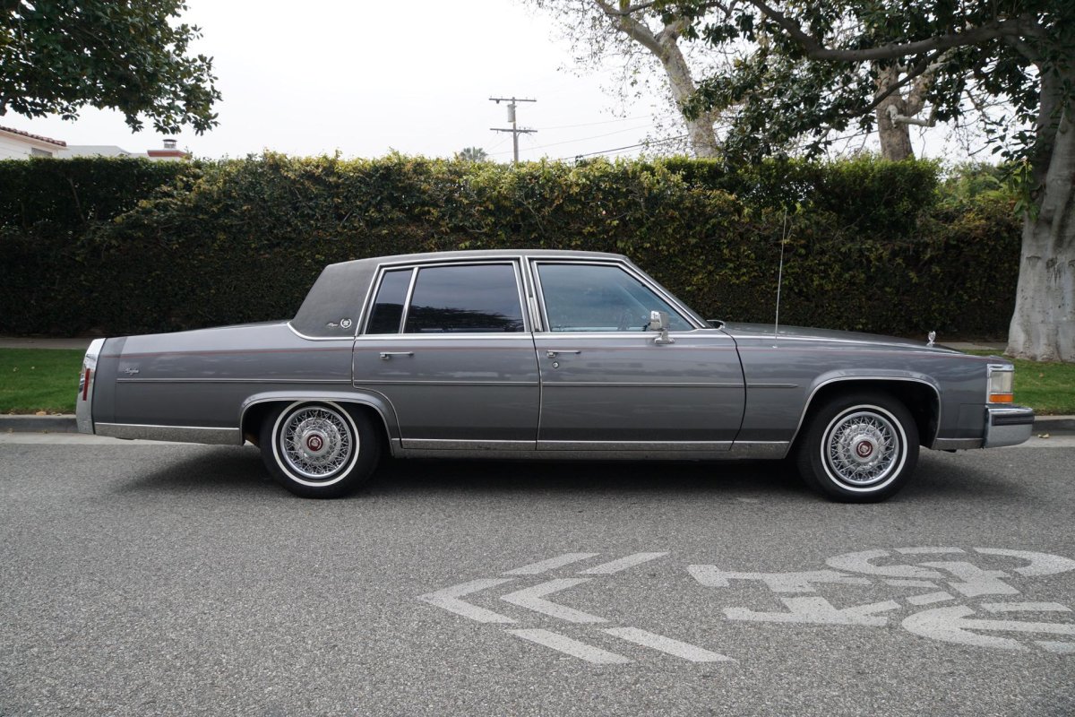 Cadillac Fleetwood Brougham 1990