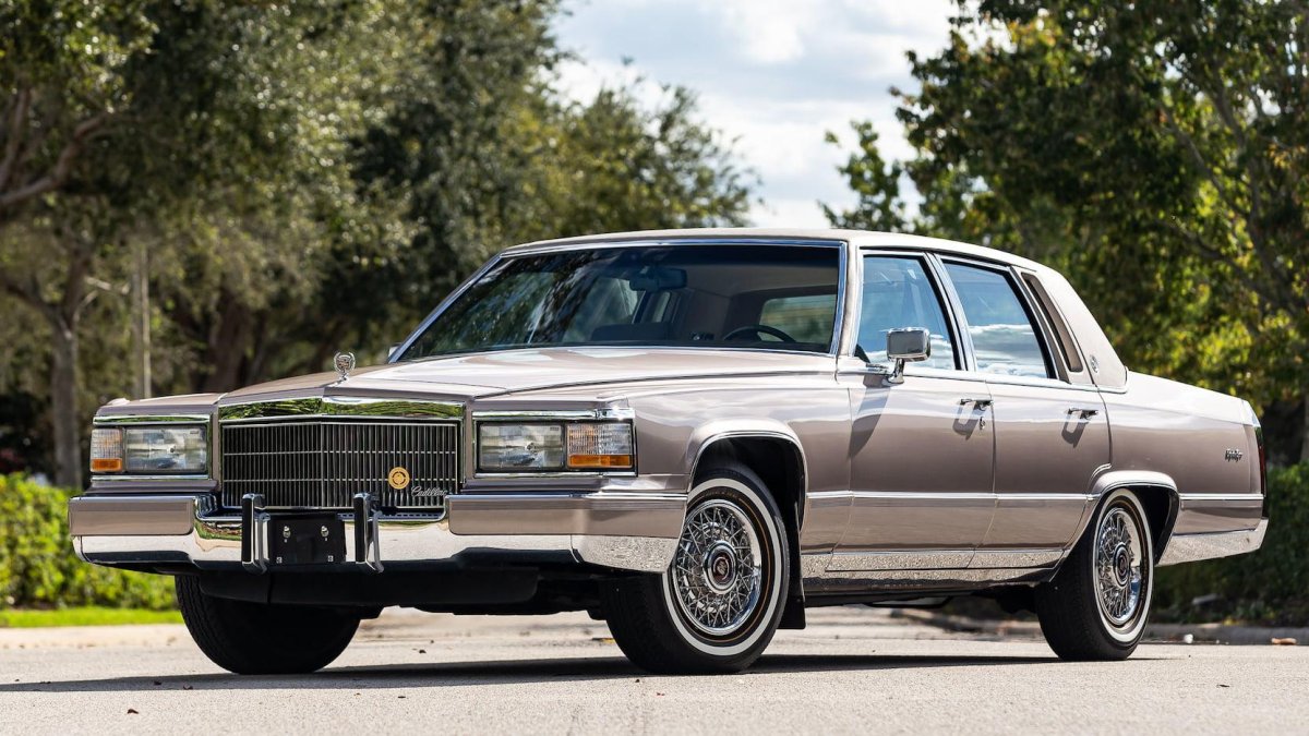Cadillac Brougham 1990