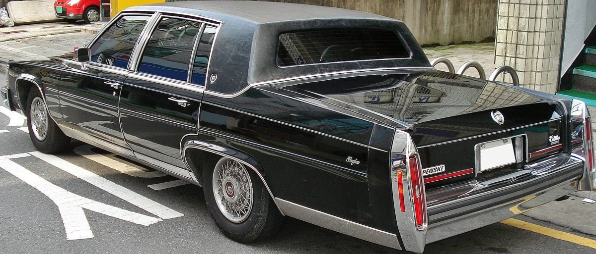 Cadillac Brougham 5.7