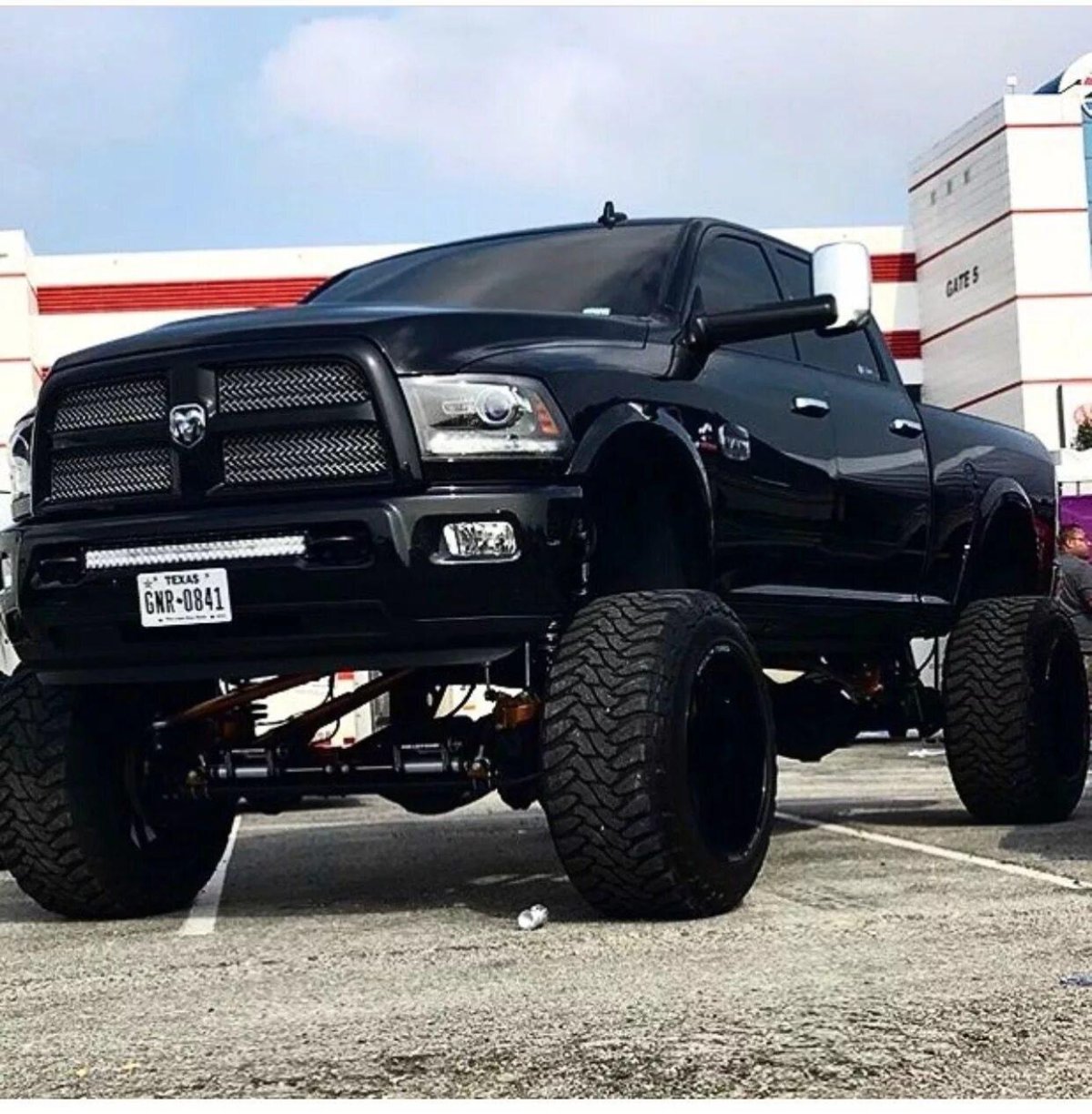 Dodge Ram 2500 лифт