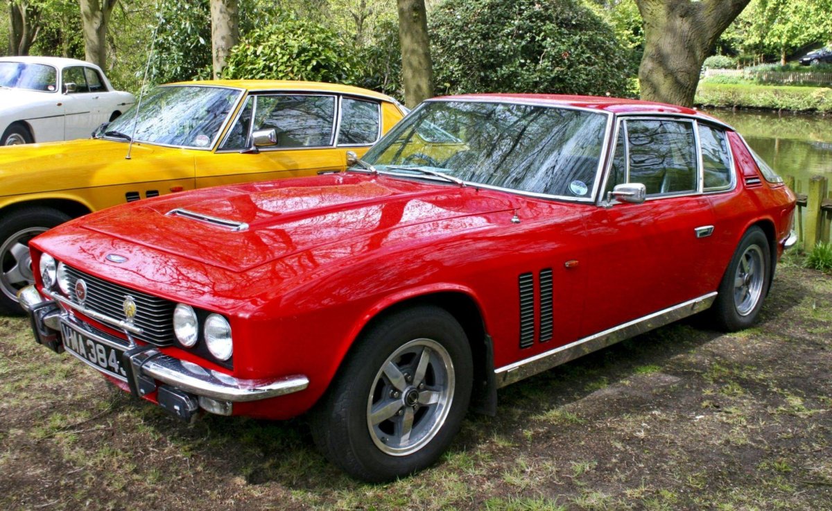 Автомобиль Jensen FF