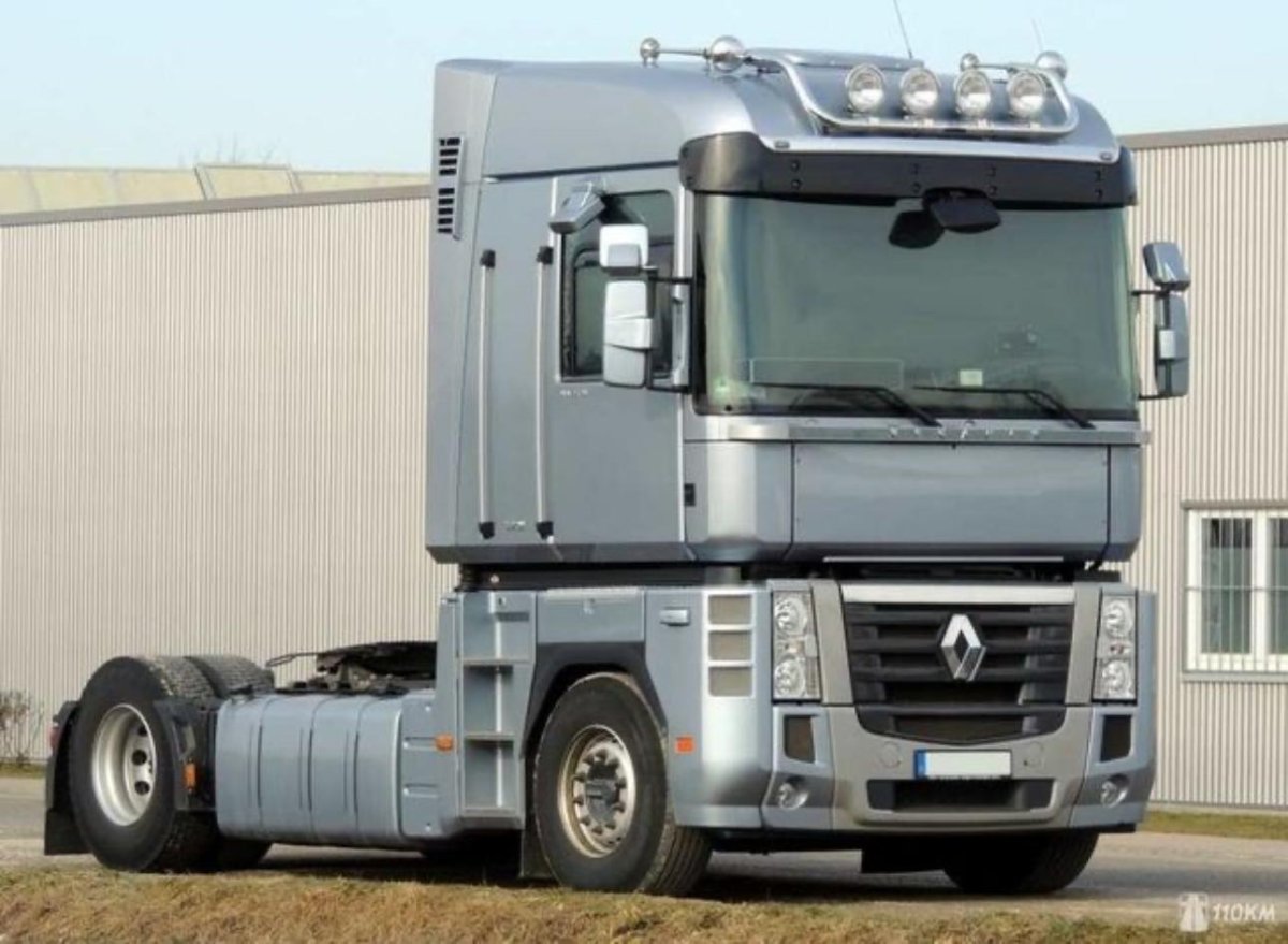 Renault Magnum