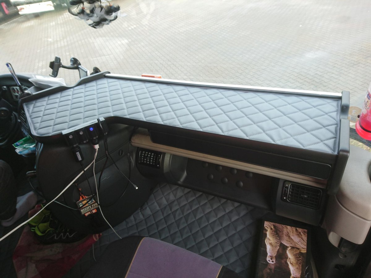 Полка на панель Рено Магнум