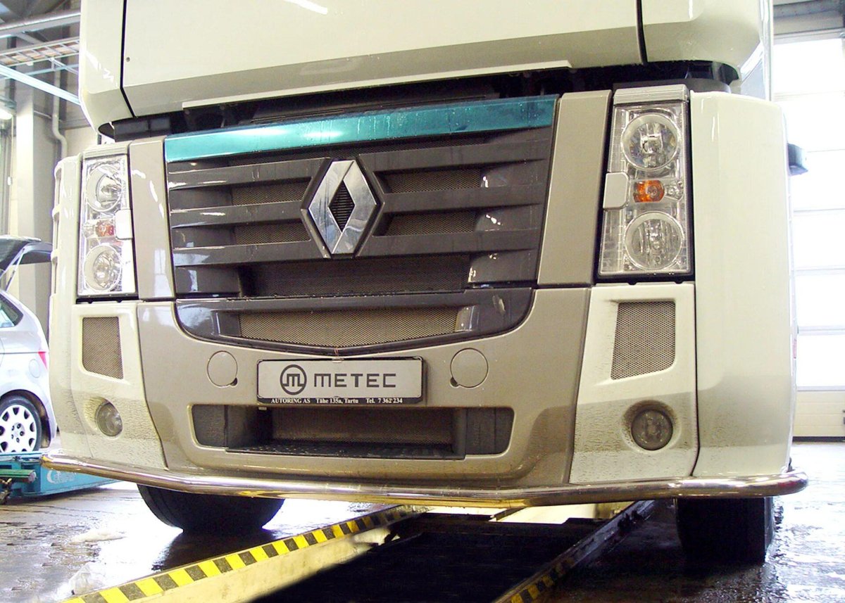 Бампер Рено Магнум