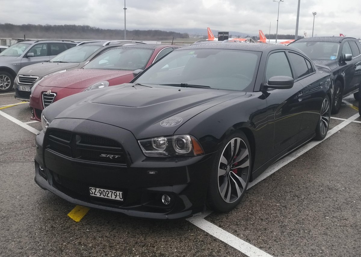 Додж Чарджер 2006