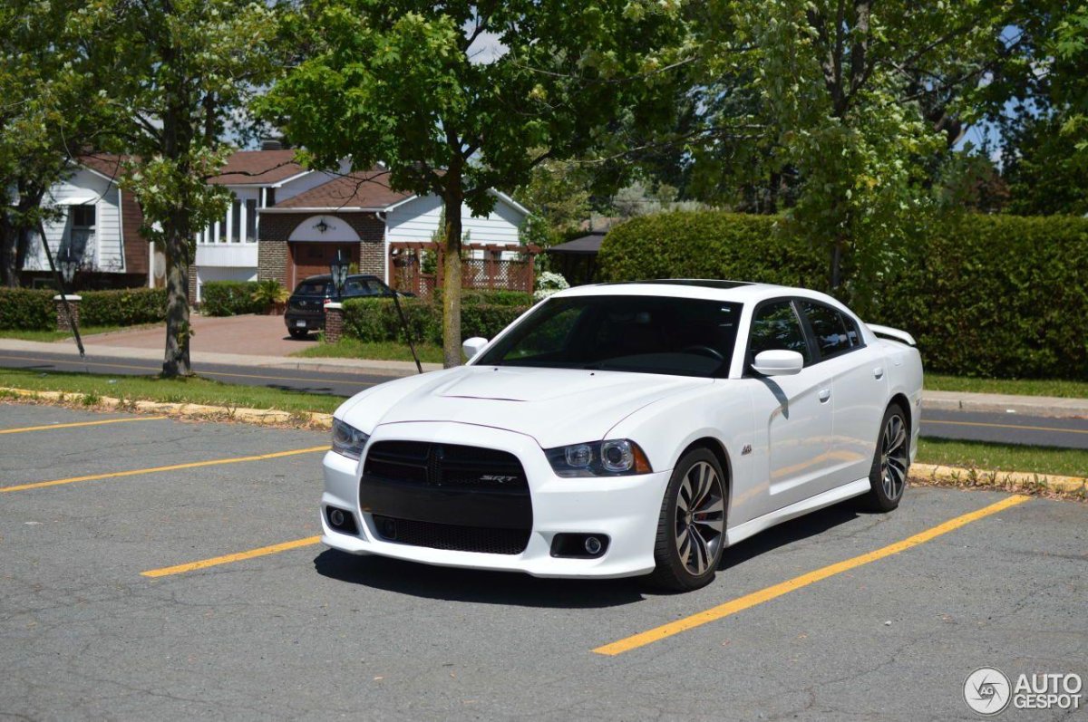 Dodge Charger srt8 2013