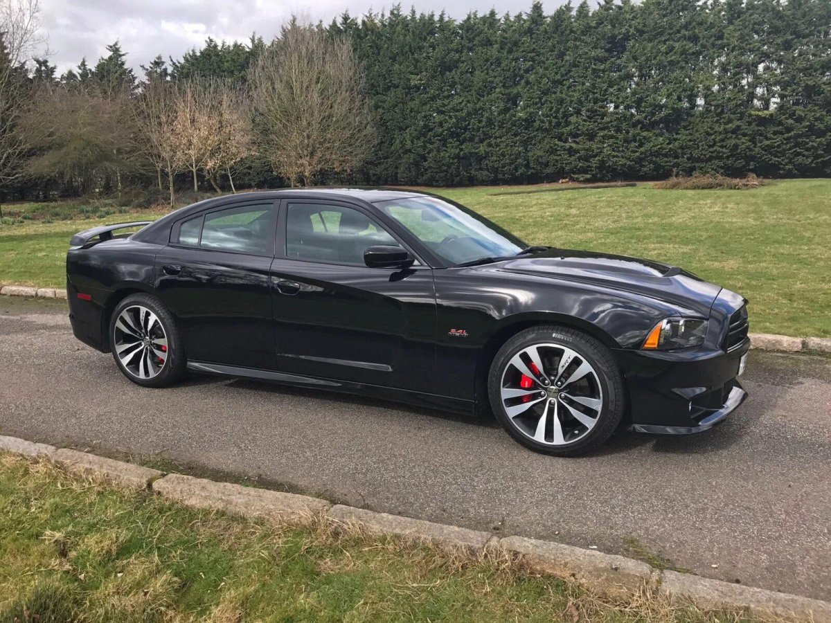 Dodge Charger srt8 2013