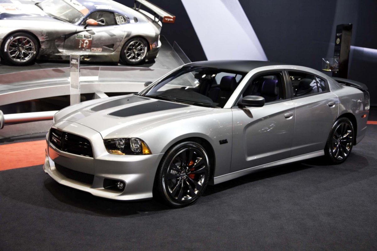 Dodge Charger srt8 2014