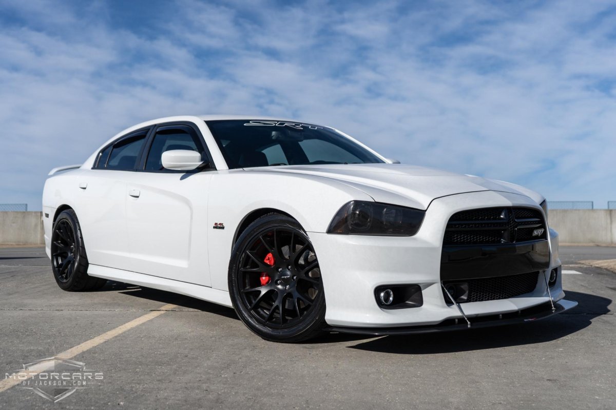 Dodge Charger srt8 2013