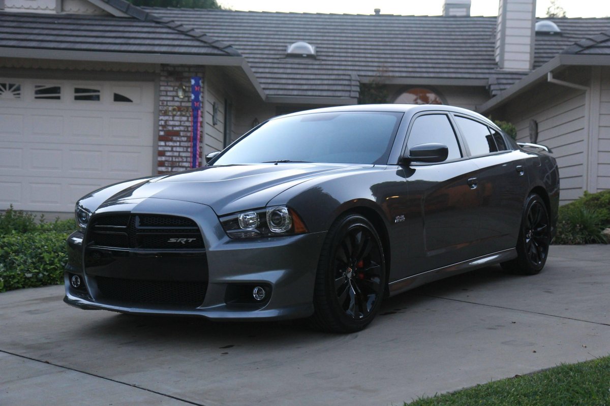 Додж Чарджер 2008