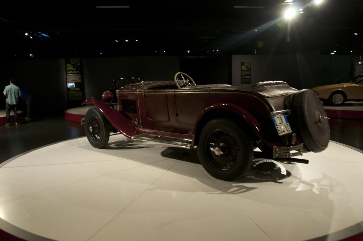 Lancia Astura fixed head Coupé Automobiles in the Museo Nazionale dell'Automobile di Torino History automodel