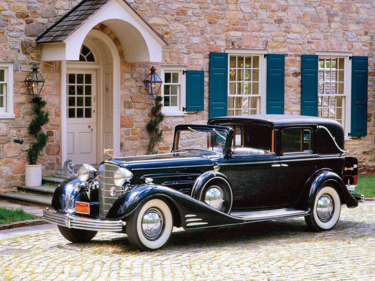 Cadillac v16 1930