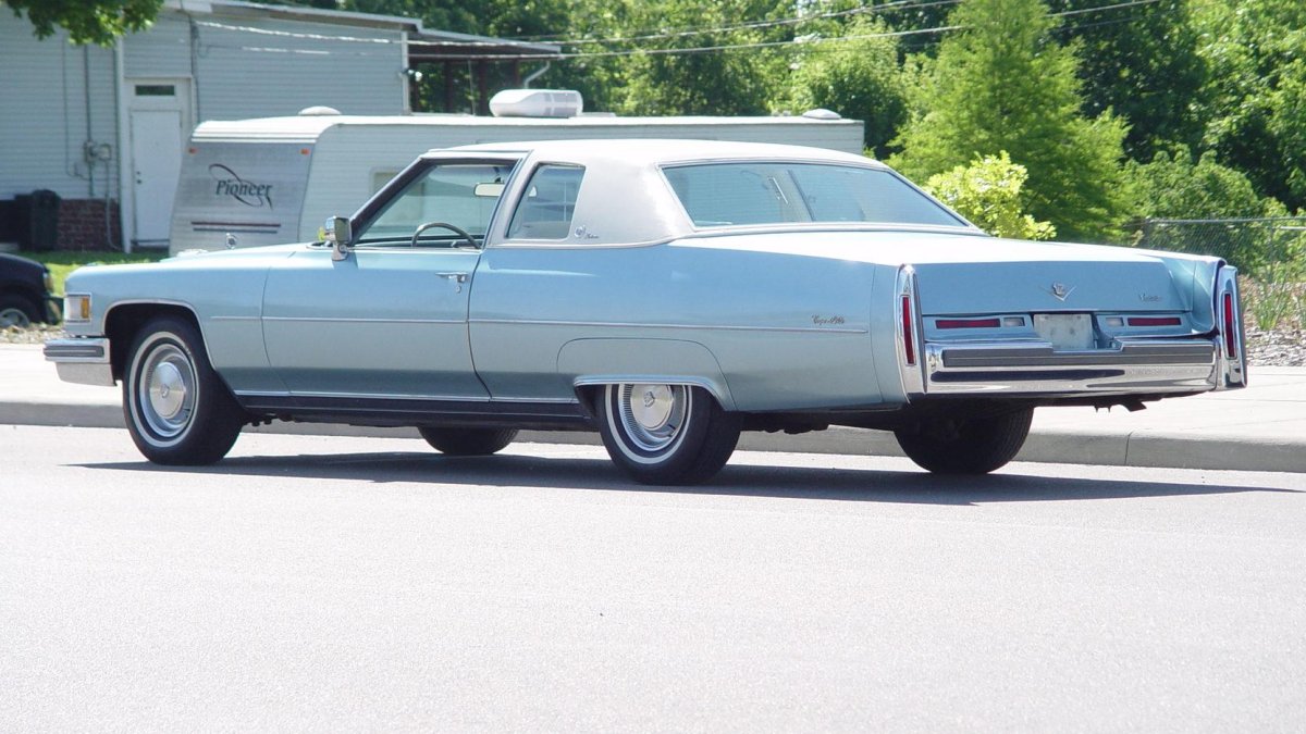 Кадиллак купе Девиль 1975