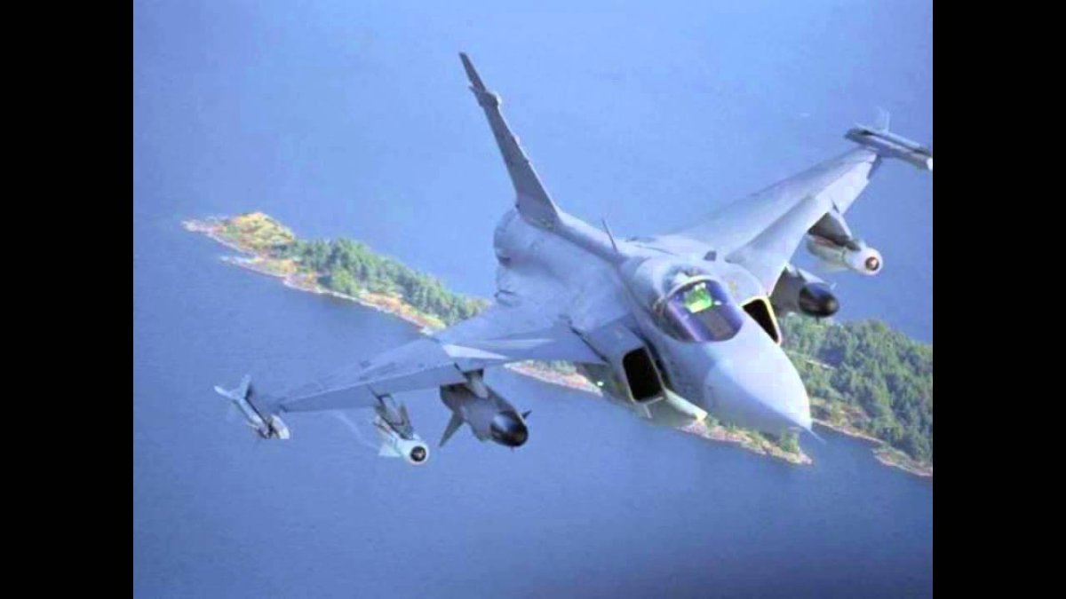 Сааб Грипен самолет