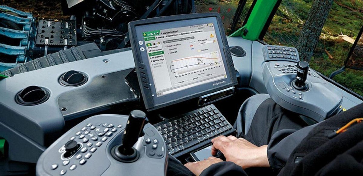 Харвестер John Deere кабина