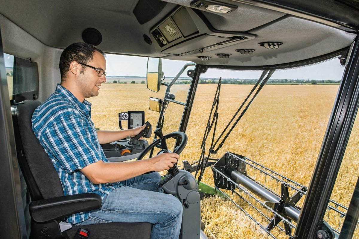 Фендт комбайн кабина