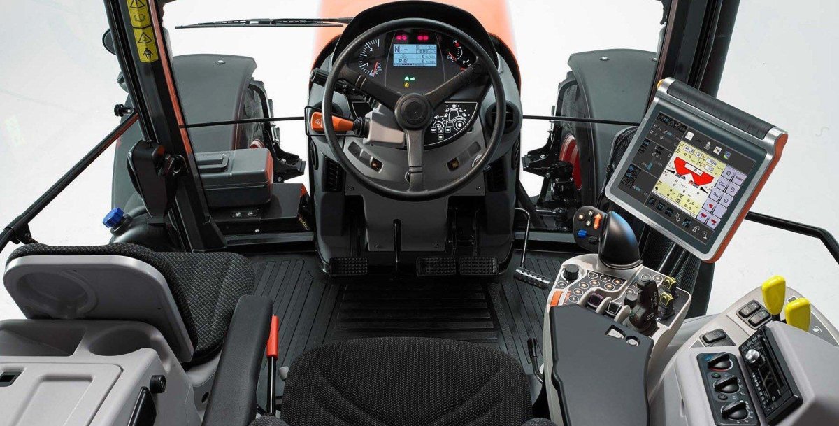 Трактор Kubota m7