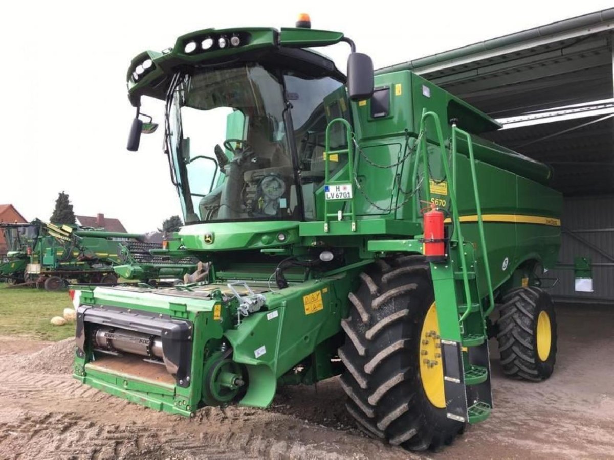 John Deere s660
