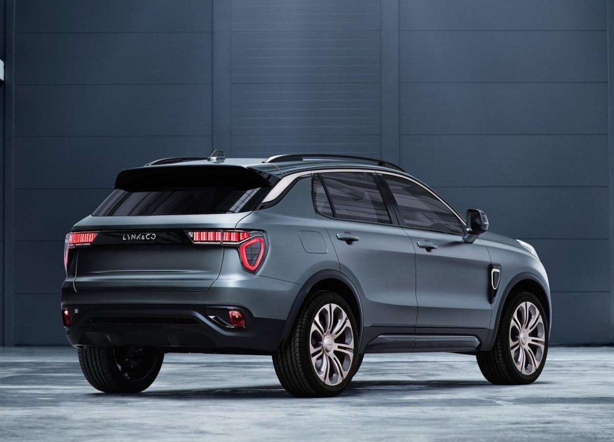 Кроссовер Lynk &amp; co 01